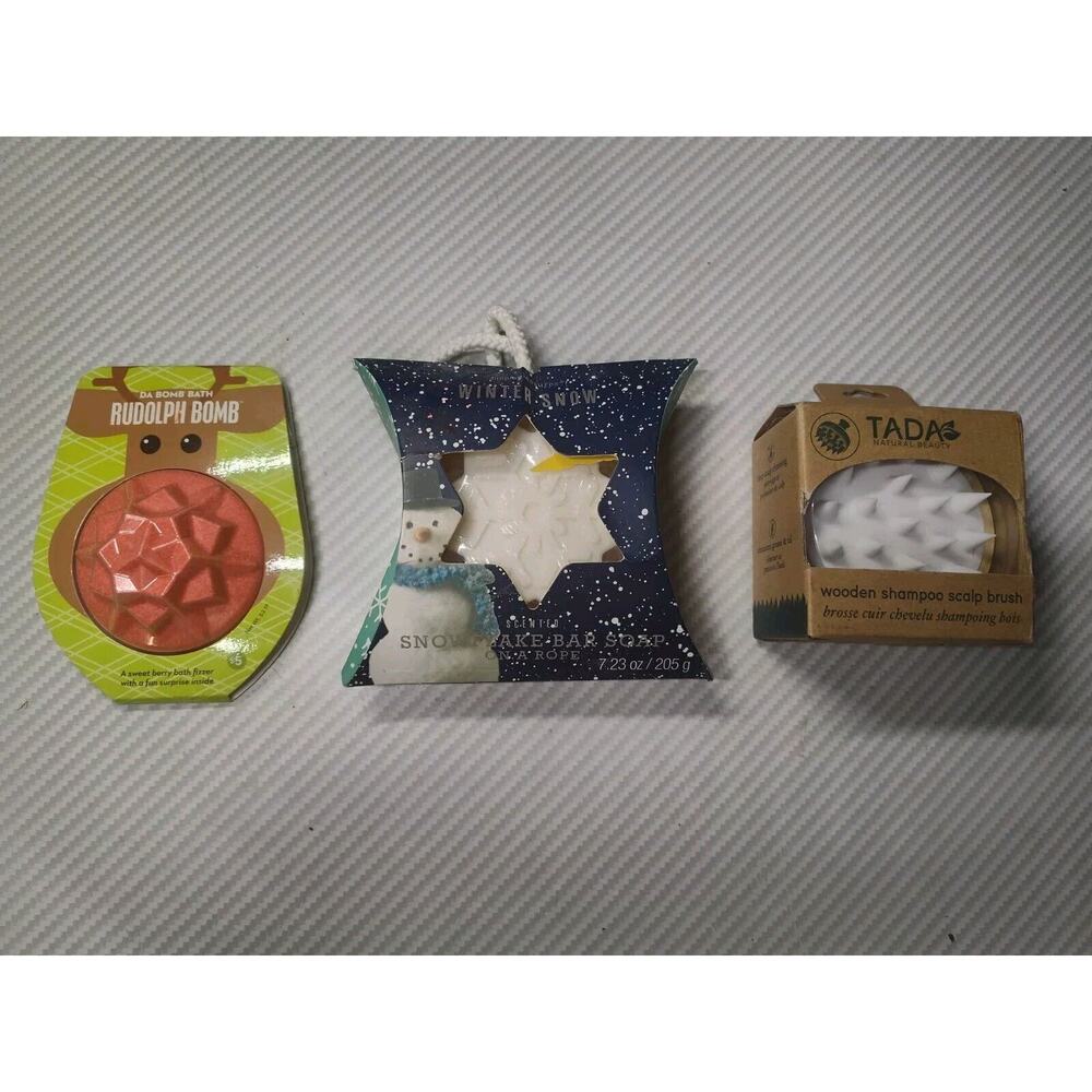 TADA~ Wooden Bamboo Soft Silicone Bristles Scalp & Hair Massager Soap Bath Bomb